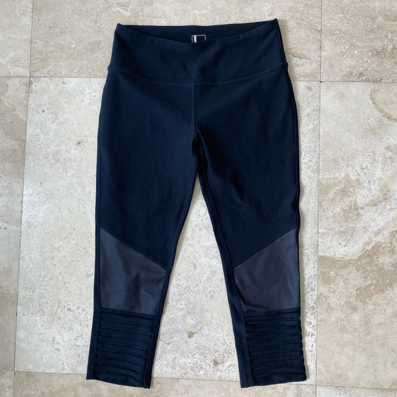 Black workout pants/leggings - Picture 2 of 5